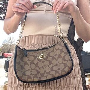 Teri Shoulder Bag In Signature Canvas